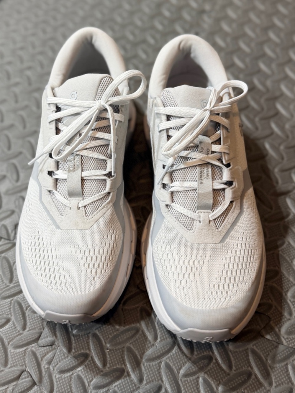 On Cloudrunner 3 (Men’s 12)